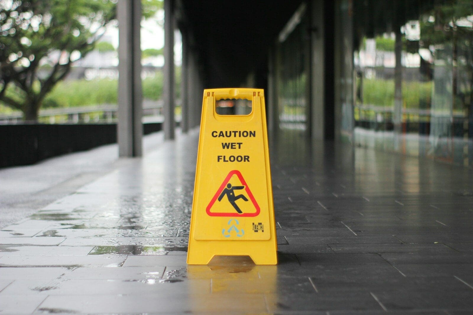 Why General Liability Insurance Is Essential for Kansas Businesses During Storm Season 